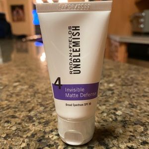 Rodan + Fields Unblemish Invisible Matte Defense